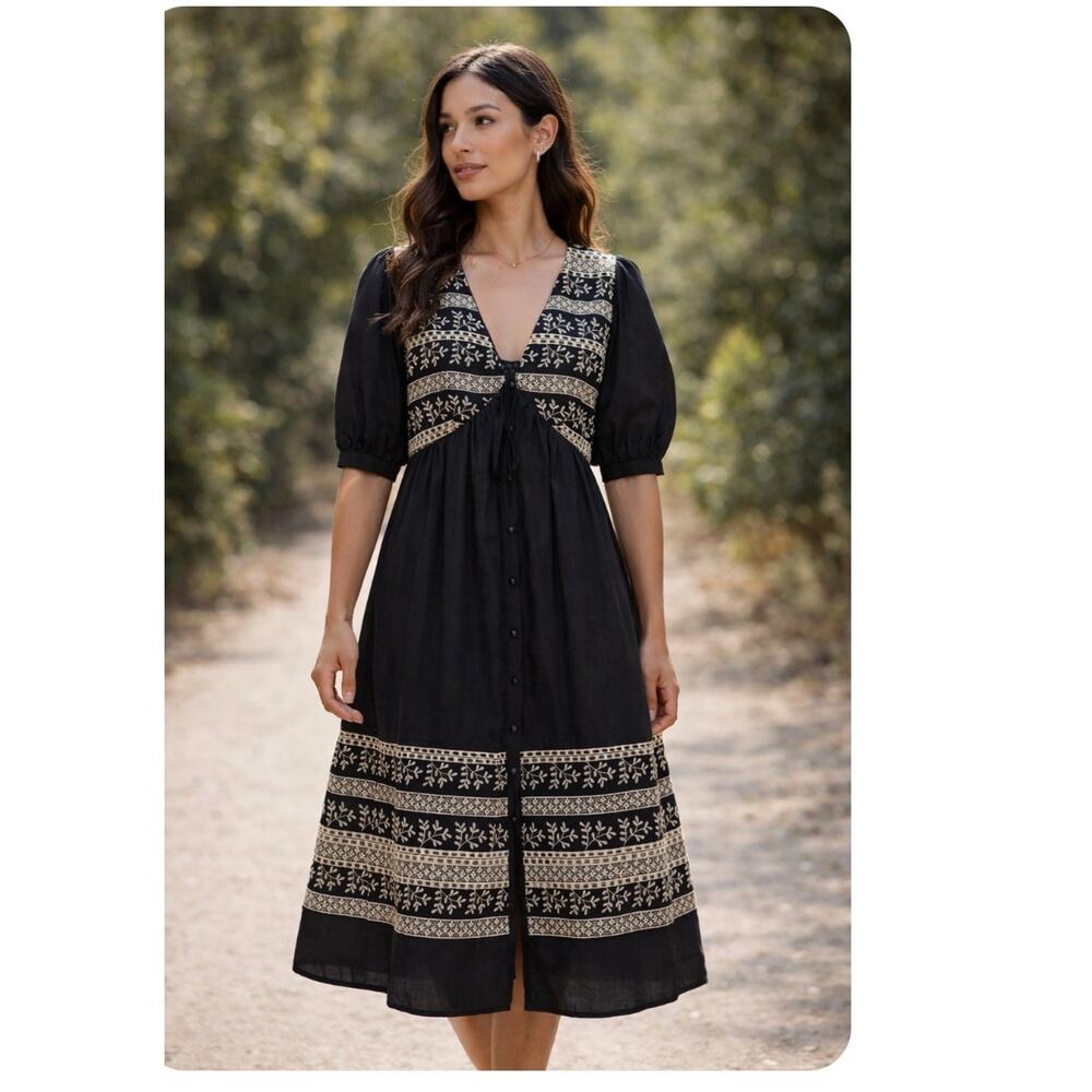 Loretta Caponi Scarlino Embroidered Dress in Black Multi L